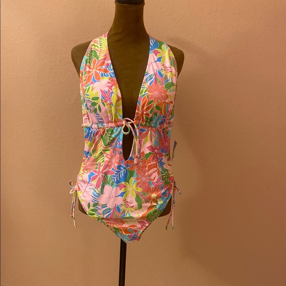BLUE C Floral women’s Swimwear Perfect For The Summer.